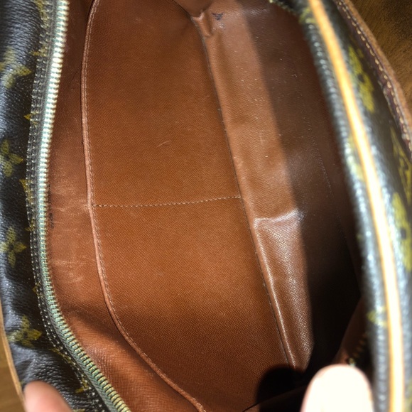 Louis Vuitton cosmetics bag/clutch - Picture 8 of 8